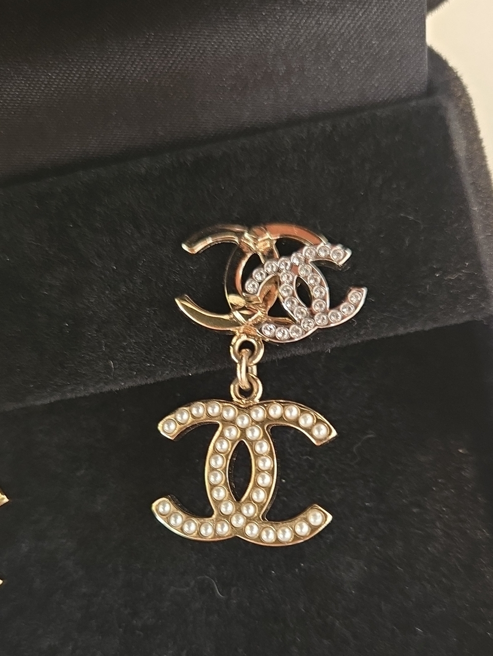 #148 - Chanel Triple CC Crystal/Pearl Earrings Light Gold/Silver 21B- AUTHENTIC - Picture 5 of 16